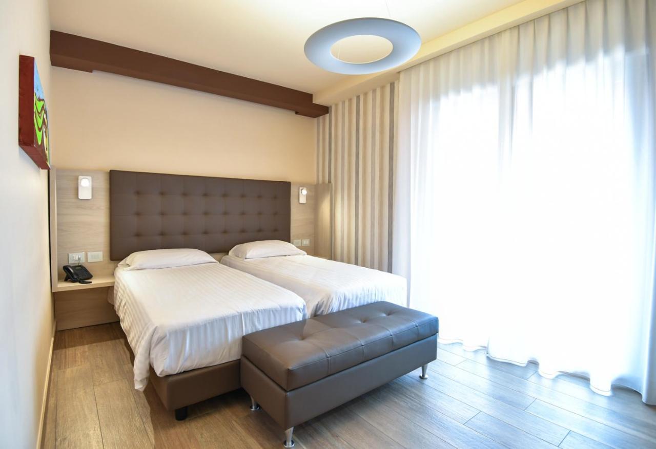 Bhotel Лагонегро Стая снимка